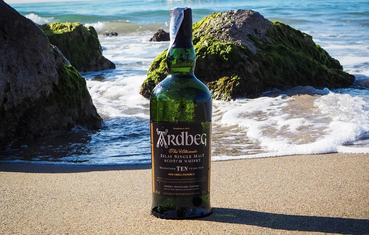 Botella de Ardbeg Ten